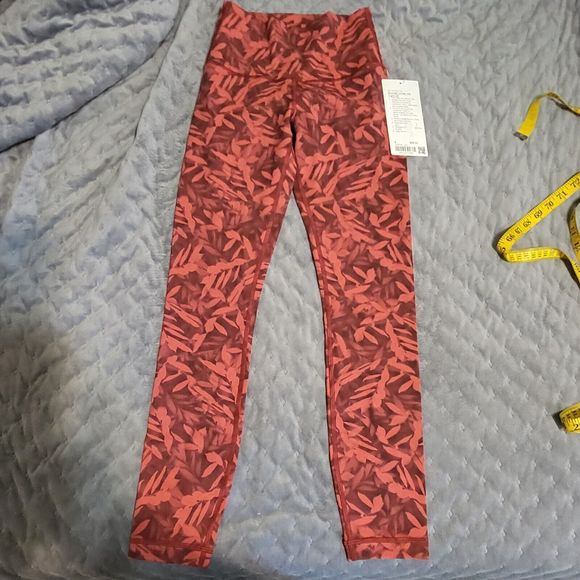 NWT Lululemon Sz4 Spray Leaf Fireside Red Wunder Under HR Tight 25in - Picture 6 of 10